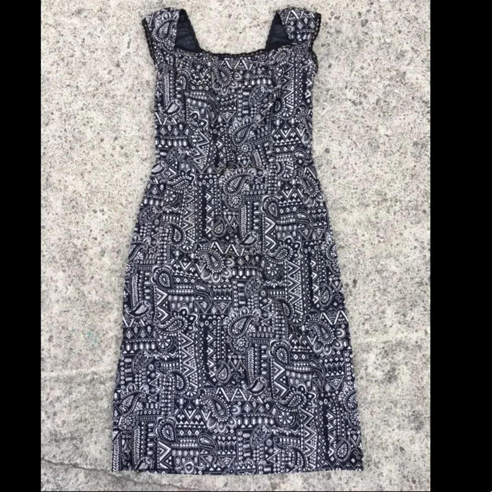 NWOT Anna Sui paisley open back dress. Sz 6